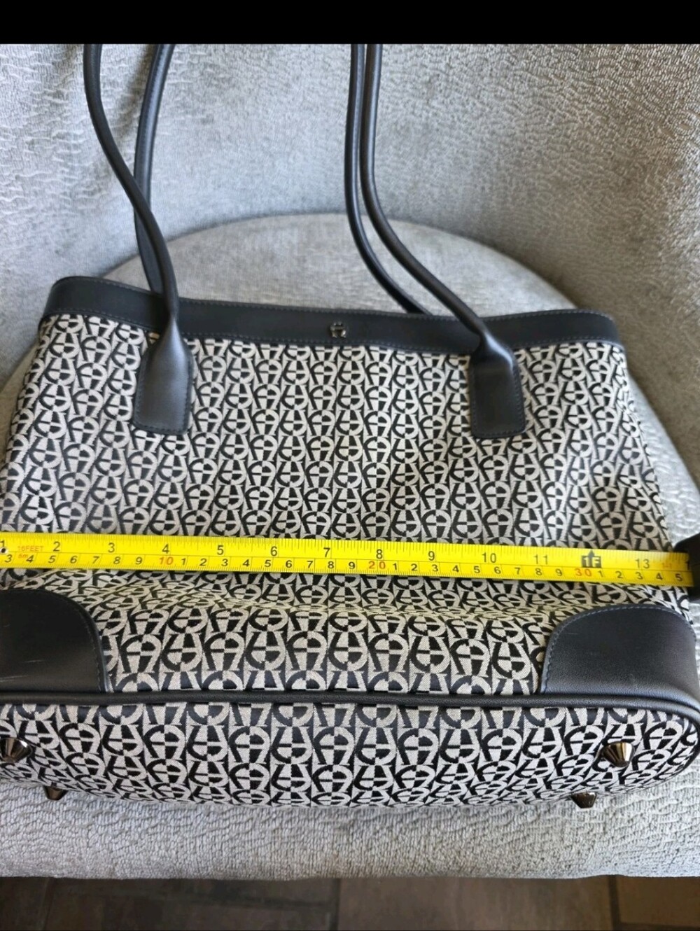 Beautiful Vintage Monogram Etienne Aigner Black Shoulder Handbag Clean!! - Picture 15 of 16